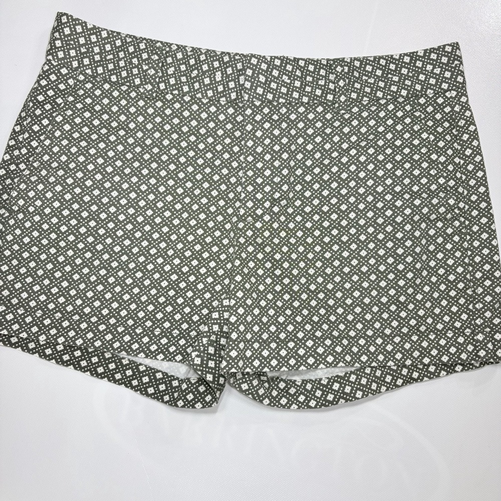 Gap City 3 Inch Shorts Womens Size 6 Green White Print Khaki Casual Summer